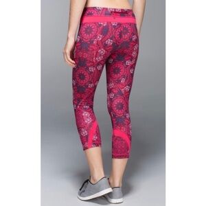 LULULEMON Prisma Multi Guava Pink Inspire Crop II